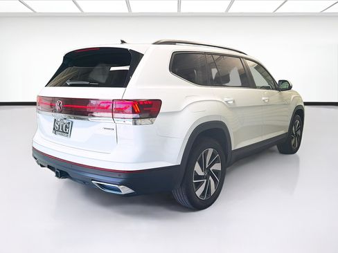 Used 2025 Volkswagen Atlas SE AWD/4WD image 4