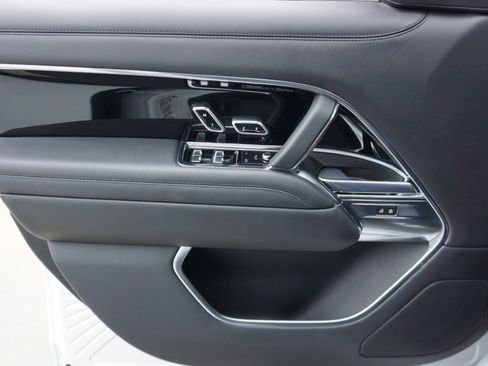 Used 2023 Land Rover Range Rover SE image 20