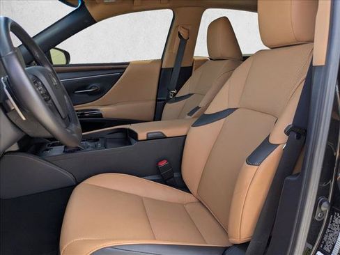 Used 2025 Lexus ES 300h w/ Premium Package FWD image 13