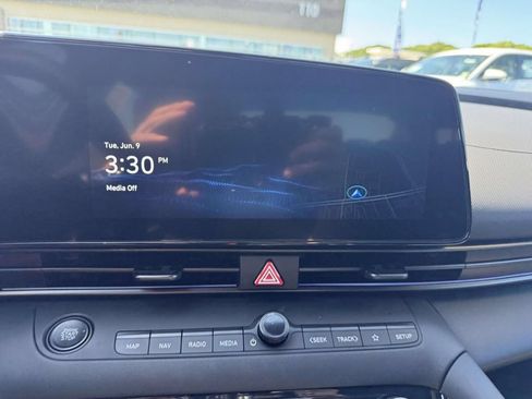 Used 2025 Hyundai Elantra SEL FWD image 22