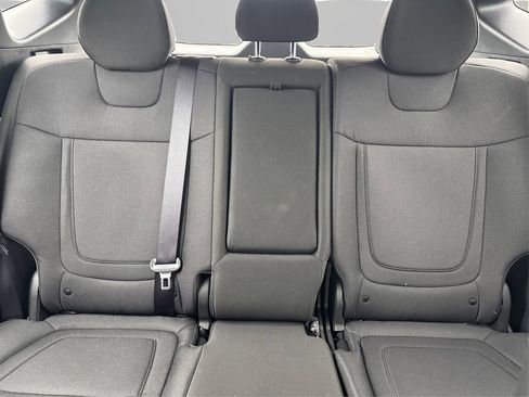 Certified 2025 Hyundai Tucson SE image 18