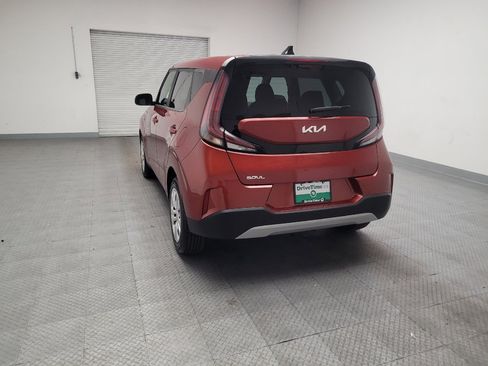 Used 2023 Kia Soul LX FWD image 6