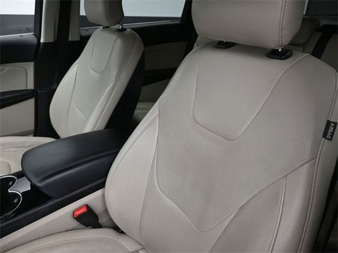 Used 2015 Ford Edge Titanium w/ Equipment Group 301A image 18
