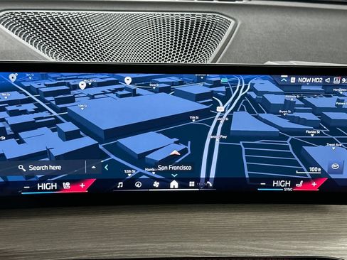 Used 2025 BMW 230i Coupe w/ Premium Package image 18