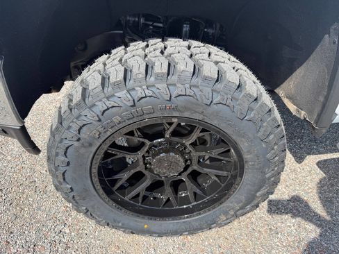 Used 2022 Chevrolet Silverado 2500 LTZ w/ Safety Package AWD/4WD image 9