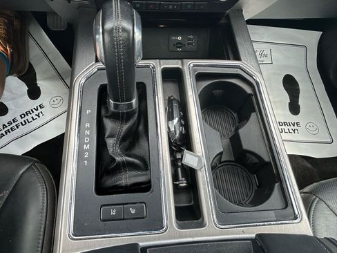 Used 2015 Ford F150 Platinum w/ Equipment Group 701A Luxury AWD/4WD image 27