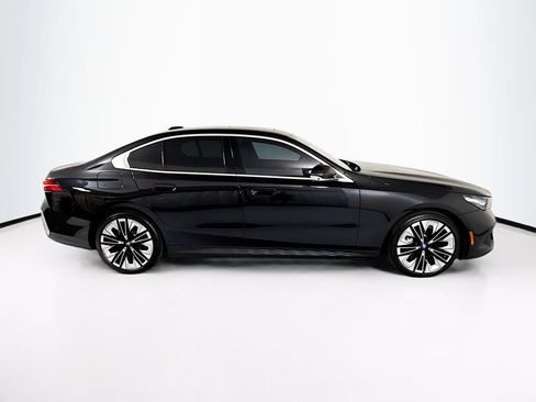 Used 2025 BMW i5 eDrive40i w/ Premium Package RWD image 4