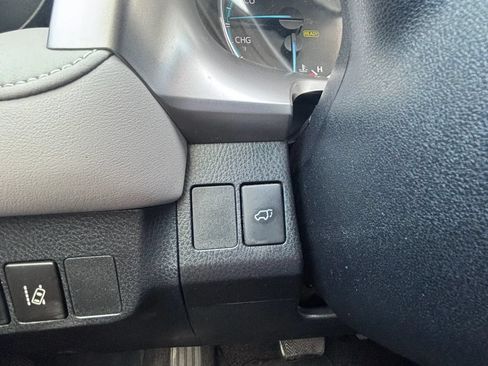 Used 2017 Toyota RAV4 XLE w/ Carpet Mat Package AWD/4WD image 10