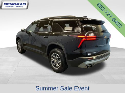 Used 2024 Chevrolet Traverse LT w/ Trailering Package AWD/4WD image 5