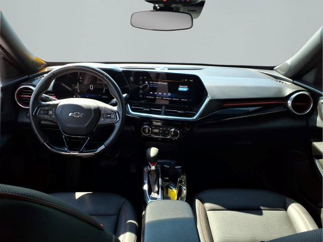 Used 2024 Chevrolet Trax RS w/ Sunroof Package FWD image 7