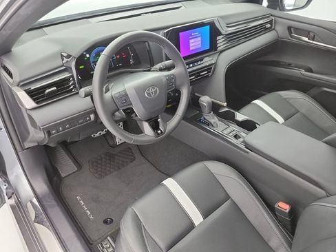 Used 2025 Toyota Camry SE w/ Convenience Package FWD image 19