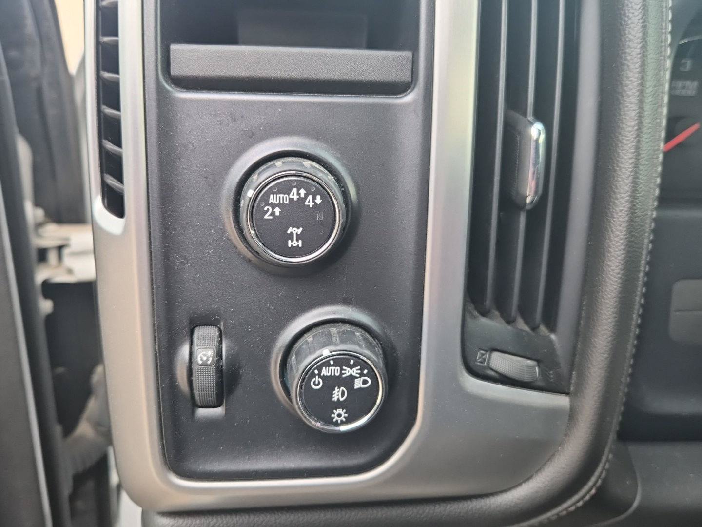 Used 2017 GMC Sierra 1500 SLE AWD/4WD image 12