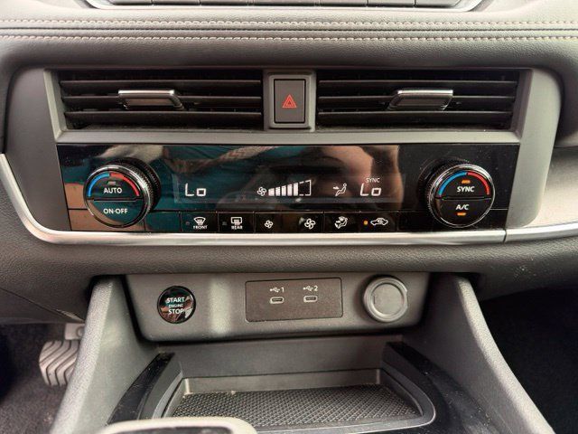 Used 2025 Nissan Rogue SV AWD/4WD image 19
