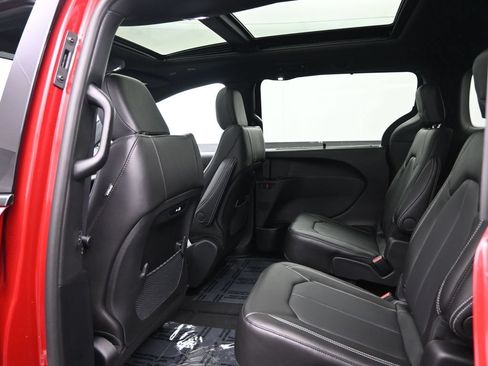 New 2026 Chrysler Pacifica Select w/ S Appearance Package FWD image 23