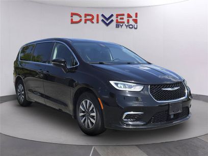 Used 2024 Chrysler Pacifica Limited