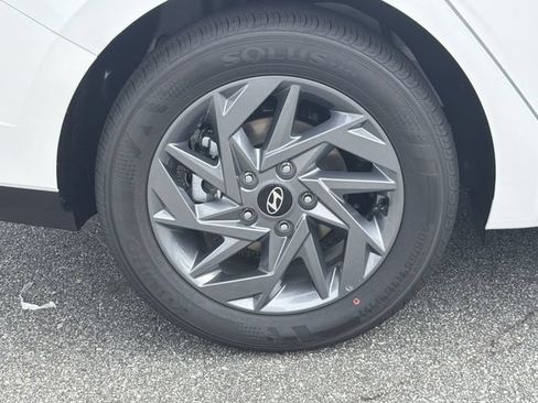 New 2026 Hyundai Elantra Hybrid FWD image 19