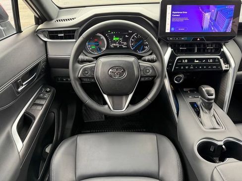Certified 2023 Toyota Venza XLE AWD/4WD image 25