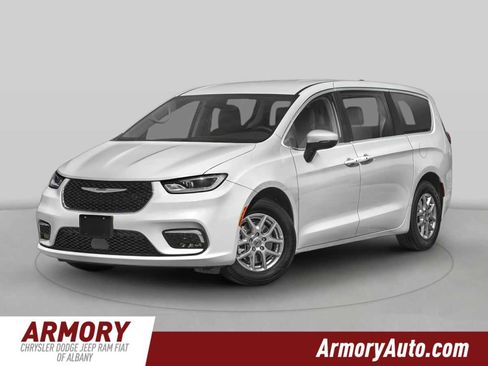 Used 2023 Chrysler Pacifica Touring-L image 1