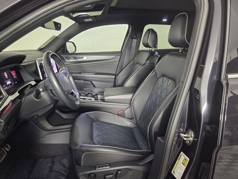 Used 2024 Volkswagen Atlas Cross Sport SEL Premium R-Line AWD/4WD image 9