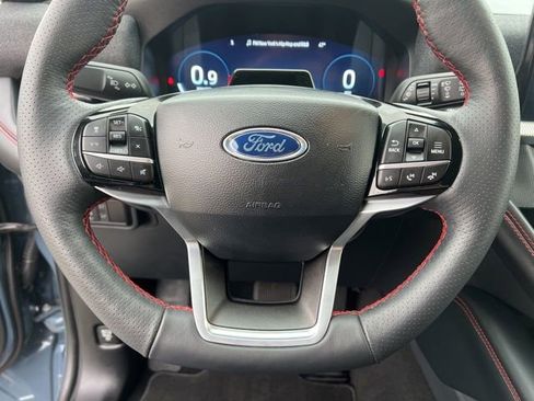 Used 2025 Ford Explorer ST-Line image 19