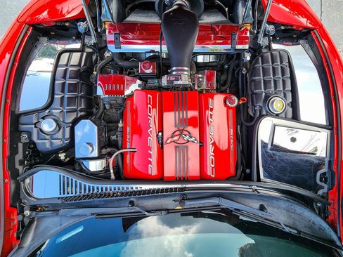 Used 2004 Chevrolet Corvette Coupe w/ Roof Package RWD image 30