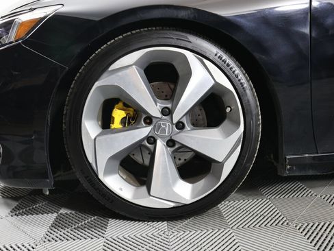 Used 2019 Honda Accord Sport image 9