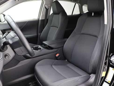 Used 2022 Toyota Venza LE image 14