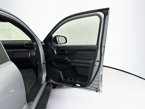 Used 2025 Toyota 4Runner TRD Off-Road image 33