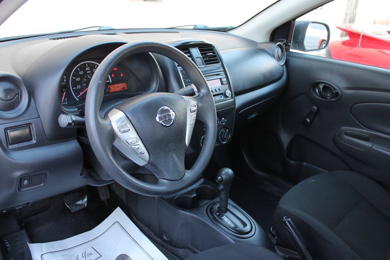 Used 2015 Nissan Versa S Plus FWD image 22