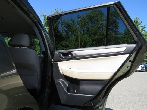 Used 2019 Subaru Outback 2.5i Premium AWD/4WD image 15