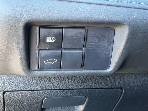 Used 2021 Toyota Highlander LE image 14