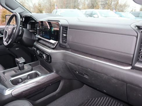 Used 2022 Chevrolet Silverado 1500 LTZ w/ LTZ Premium Package image 27