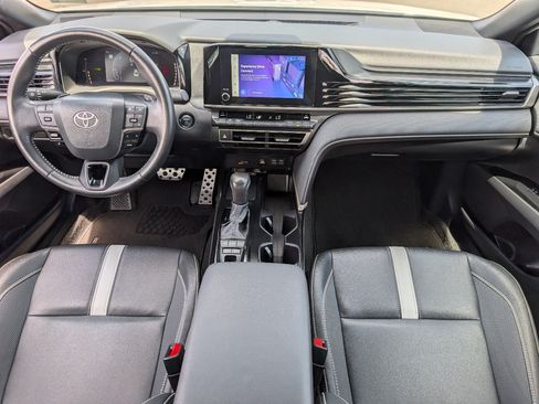 Used 2025 Toyota Camry SE FWD image 4
