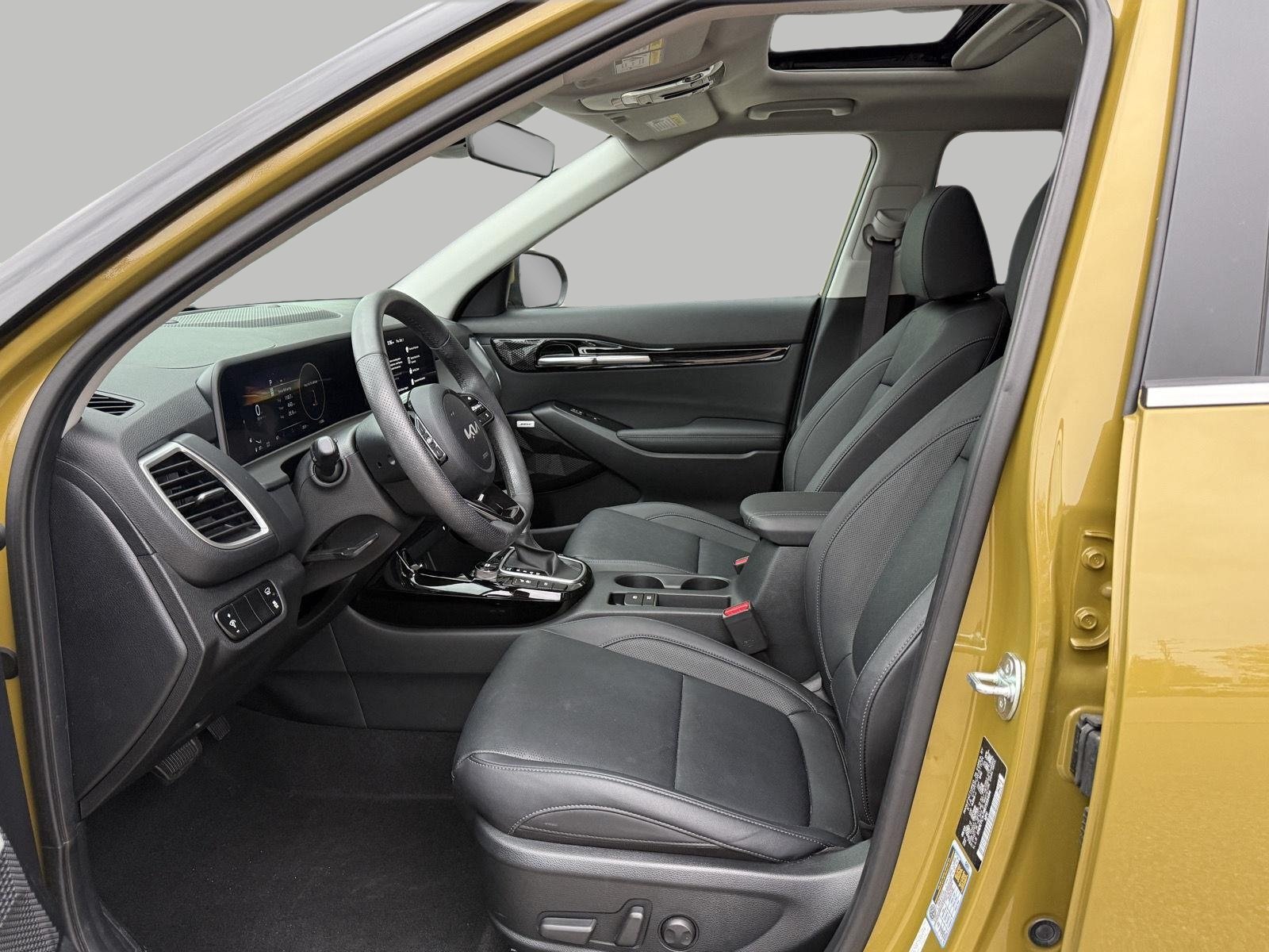 Used 2024 Kia Seltos SX w/ SX Sunroof Package AWD/4WD image 24