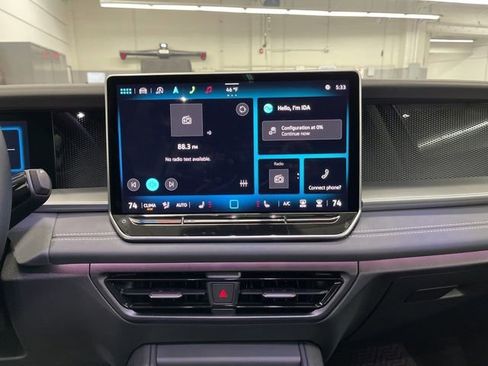 New 2025 Volkswagen Tiguan SE image 21