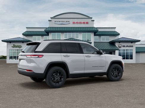 New 2026 Jeep Grand Cherokee Altitude AWD/4WD image 5
