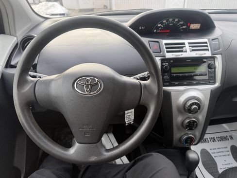Used 2008 Toyota Yaris 2-Door Hatchback image 9