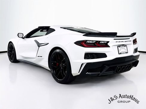Used 2025 Chevrolet Corvette Z06 image 5