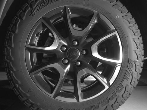 Used 2025 Jeep Compass Trailhawk AWD/4WD image 14