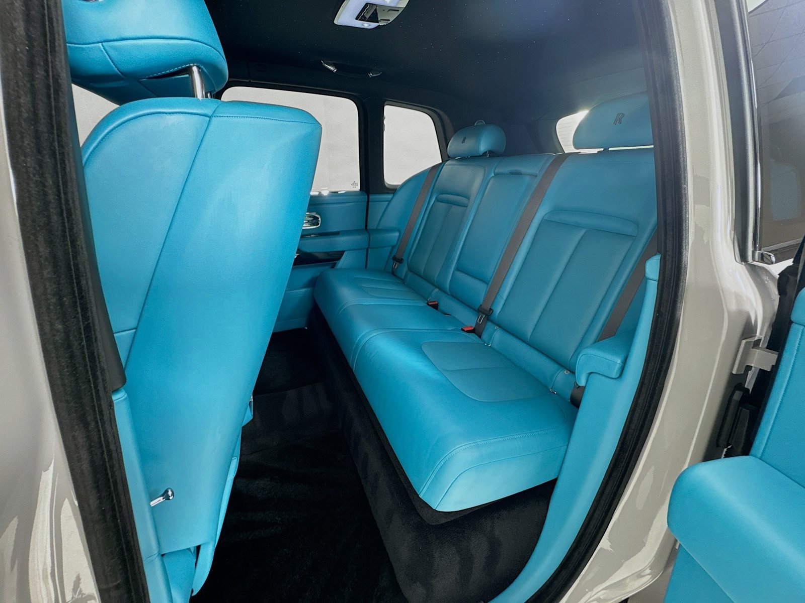 Certified 2022 Rolls-Royce Cullinan w/ Dark Exterior Package AWD/4WD image 25