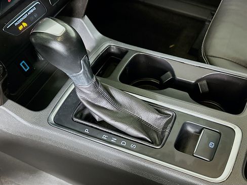 Used 2017 Ford Escape Titanium image 24