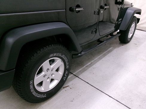 Used 2017 Jeep Wrangler Unlimited Sport w/ Quick Order Package 24S AWD/4WD image 9