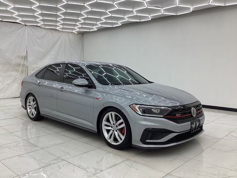 Used 2019 Volkswagen Jetta GLI image 7