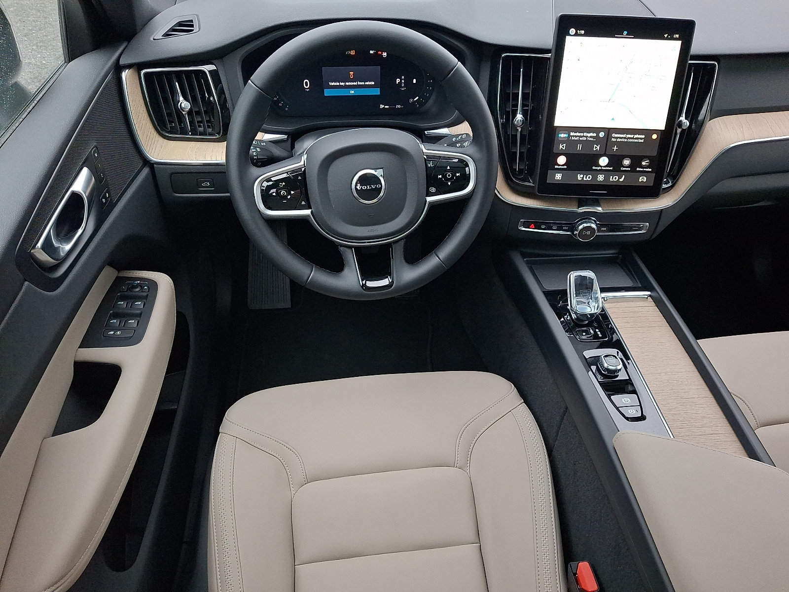 Used 2026 Volvo XC60 B5 Plus AWD/4WD image 11