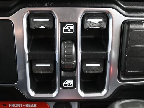 Used 2021 Jeep Wrangler Unlimited Rubicon AWD/4WD image 24