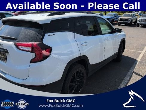 Used 2023 GMC Terrain SLE w/ Driver Convenience Package FWD image 4