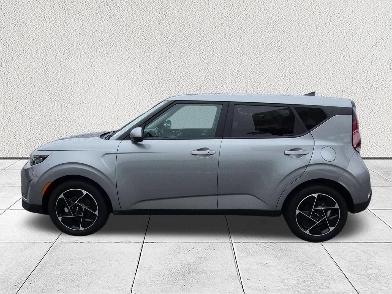 Used 2025 Kia Soul EX FWD image 6