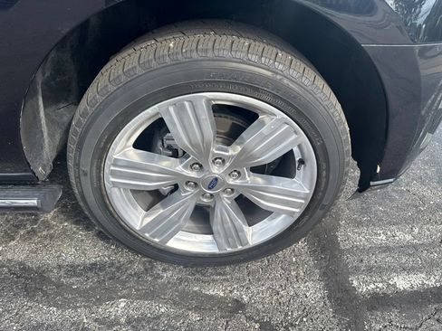 Used 2023 Ford Expedition Platinum AWD/4WD image 48
