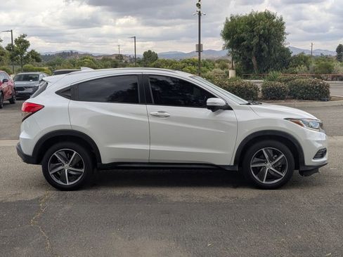 Used 2021 Honda HR-V EX-L image 4