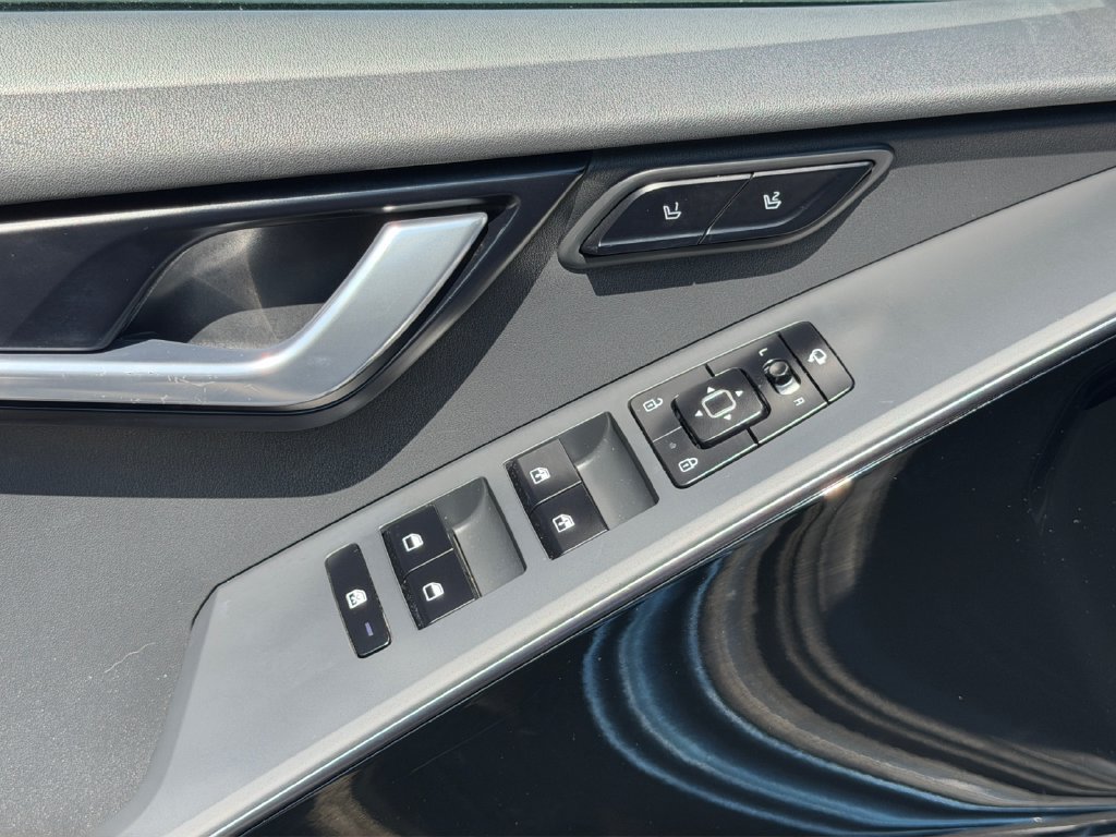 Certified 2023 Kia Niro Wave w/ Wave Preserve Package FWD image 15